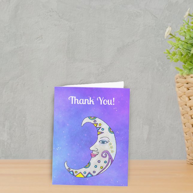 Cartão De Agradecimento Crescente Lua Bonito Face Brilhante Cor Puro (Pretty fantasy crescent moon with face abstract colourful decorations on purple thank you card.)