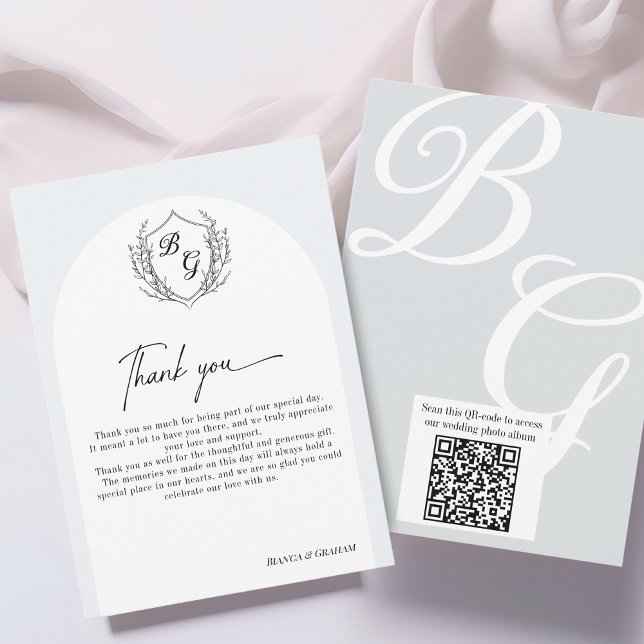 Cartão De Agradecimento Crest Monogram wedding QR-code photo album  (Criador carregado)