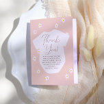 Cartão De Agradecimento Daisy Flowers Boho Pink Floral Chá de fraldas<br><div class="desc">Um obrigado que você faz para combinar com nossa coleção de Chás de fraldas de Boho de Casaco Irmão. Esta placa dobrada apresenta um fundo cor-de-rosa e um padrão de flores brancas. "Obrigado" está escrito em uma tipografia elegante. Abaixo, há uma mensagem de obrigado editável. Dentro na placa, há um...</div>