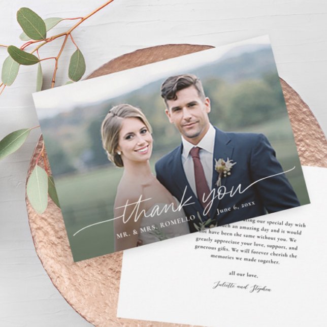 Cartão de Agradecimento de Casamento com Foto Simp (Elegant simple photo overlay wedding thank you card with message from the couple on the back.)