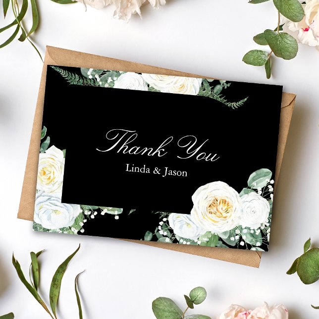 Cartão de Agradecimento de Casamento Rosas Brancas (Black elegant white roses thank you card expresses heartfelt gratitude with timeless style.)