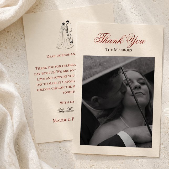 Cartão de Agradecimento de Casamento Vermelho Ousa (Classic Old Money Bold Red Wedding Thank You Card)
