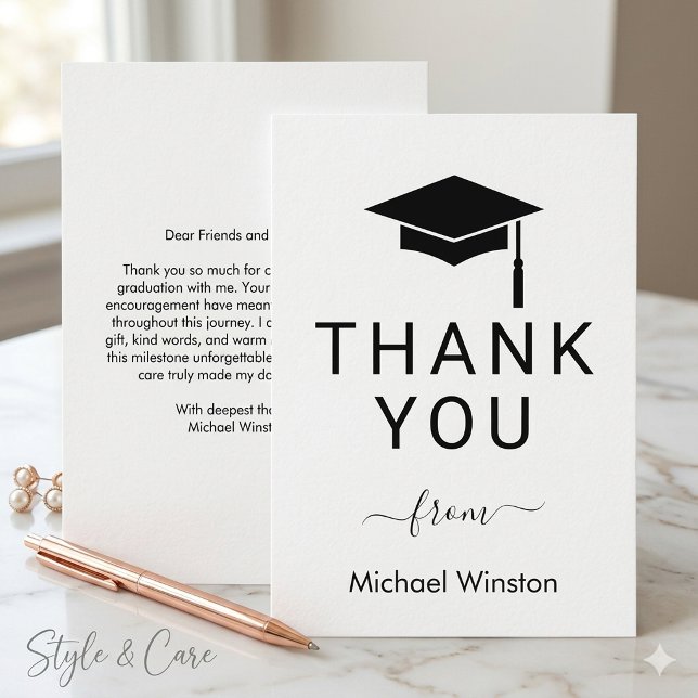 Cartão de Agradecimento de Formatura Limpo e Chic (Clean and Chic Graduation Thank You Card)