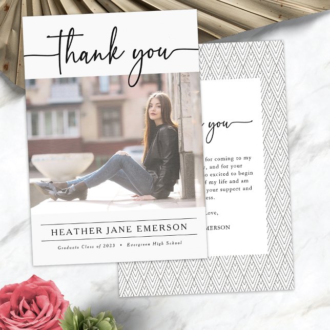 Cartão de Agradecimento de Formatura Moderno (Modern Photo Graduation Thank You Card by Painted Paperie
)