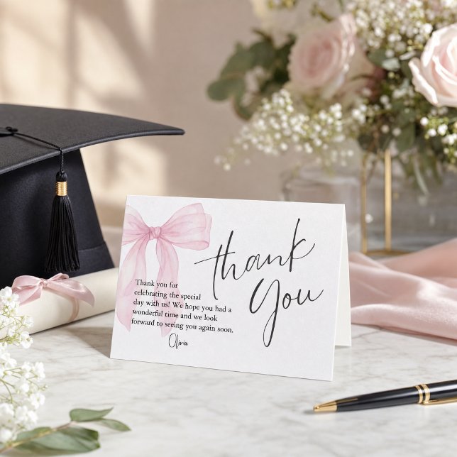 Cartão de Agradecimento de Formatura Romântico (#pinbowgraduation #thankyoucardgradouation #gradouationparty #thankyoucalligrapgic #softpink #girly)