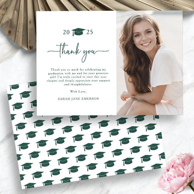 Cartão de Agradecimento de Graduação Simples Moder (Green Modern Simple Graduate Thank You Card by Painted Paperie
)