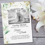 Cartão De Agradecimento Delicar Folhagem para sempre em nossa Foto do Cora<br><div class="desc">Cartões de agradecimentos em luto com foto personalizada e mensagem de obrigado. A design apresenta folhagem delicada em verde e ouro com "para sempre em nossos corações", escrita com letras elegantes na tipografia. O modelo de foto está configurado para que você adicione uma imagem, que é exibida em preto e...</div>