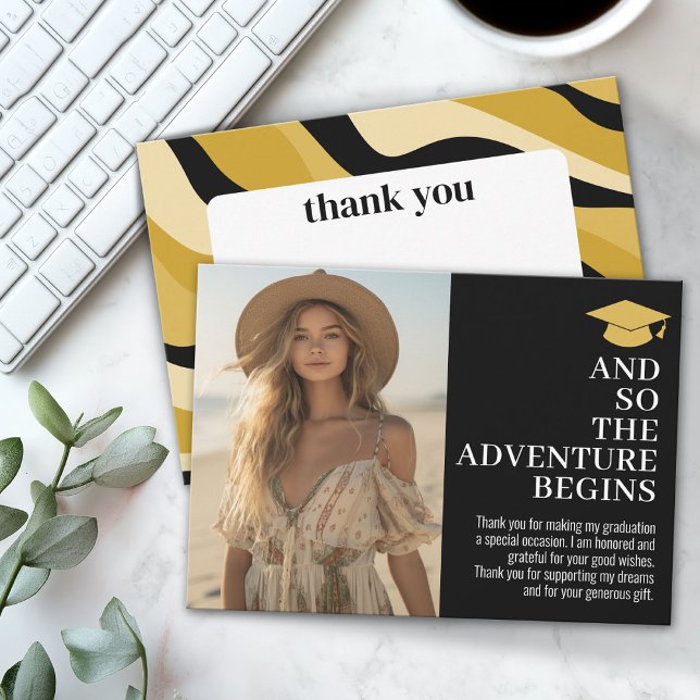 Cartão De Agradecimento E assim a aventura aguarda - foto (Custom Graduation Thank You Card with Photo)