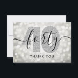 Cartão De Agradecimento Elegante aniversário de 40 anos de Prata Moderna O<br><div class="desc">modelo de placa "obrigado you" das luzes do aniversário de 40 anos. Excelente de festas de aniversário de 40 anos para homens e mulheres.</div>
