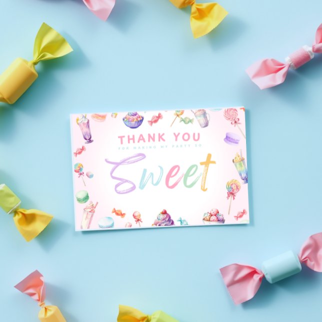 Cartão De Agradecimento Festa de Aniversário Pastel de Doces no Mundo das  (Criador carregado)