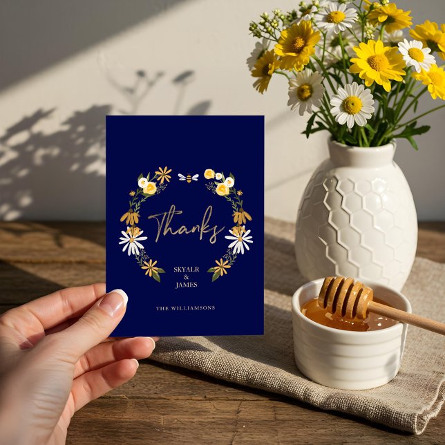 Cartão De Agradecimento Flores Selvagens e Mel Bebida Floral Rua Obrigado (Wildflowers & Honey Bee Floral Wreath Thank You)