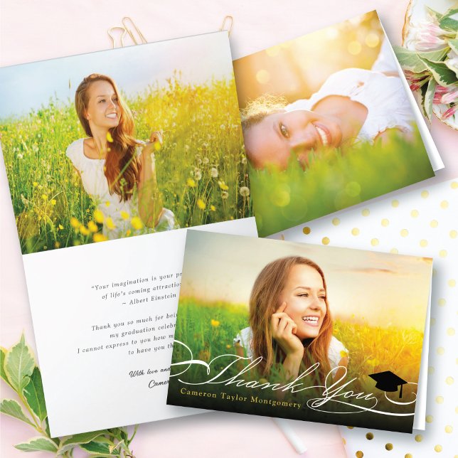 Cartão De Agradecimento Formando de Fotografias do Boné de formatura de Sc (Stylish Chic Calligraphy Script Graduation Cap Elegant Photo Graduate Thank You Folded Note Card )