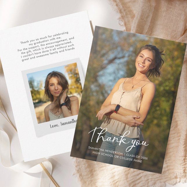 Cartão De Agradecimento Formando de Script de Foto Graduação 2025 (Graduation 2025 Photo Script Graduate Thank You Card)