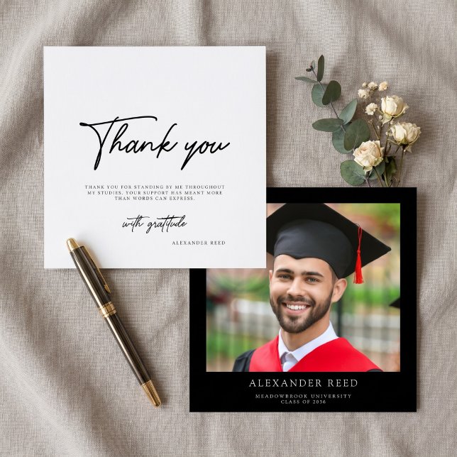 Cartão De Agradecimento Formatura Foto Preto Branco Moderno Script  (Criador carregado)