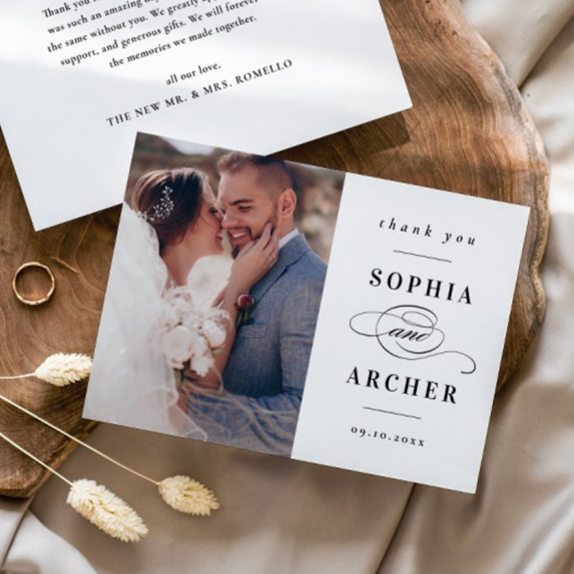 Cartão De Agradecimento Foto Clássica de Casamento Preto e Branco (Elegant Black and White Type Photo Wedding Thank You Card.)