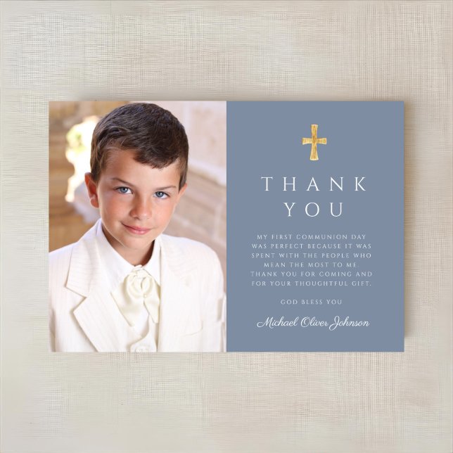 Cartão De Agradecimento Foto da Primeira Comunhão de Blue Cross Boy Modern (Modern Dusty Blue Cross Boy Photo First Communion Thank You Card)