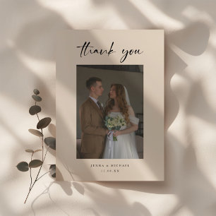 Cartão De Agradecimento Foto de casamento minimalista moderna bege em letr