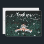 Cartão De Agradecimento Foto de Casamento Moderno da Caligrafia Elegante<br><div class="desc">Cartões de agradecimentos Fotográfico de Casamento de Script Escrito à Mão Moderno. modelo de na moda do obrigado do seu cartão-postal com uma foto horizontal de cheio na frente com o texto "Obrigado" em uma fonte de script de tipografia com letras suaves, com hastes em branco na foto. Placa de...</div>