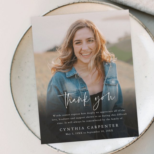Cartão De Agradecimento Foto do Memorial do Funeral Moderno (Modern script simple photo memorial thank you card.)