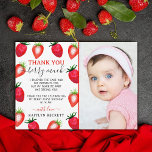 Cartão De Agradecimento Foto do Primeiro primeiro aniversario de Strawberr<br><div class="desc">Diga obrigado seu estilo com este primeiro aniversario de tendências,  obrigado cartas. A foto e o texto do modelo é fácil de personalizar e sua família e amigos ficarão entusiasmados quando receberem esse obrigado fabuloso.</div>