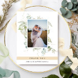 Cartão De Agradecimento Foto elegante Casamento Verde Beige Tan Obrigado Y<br><div class="desc">Elegante obrigado de casamento fotográfico, seu cartão plano com uma elegante cor-de-água verde mostrando sua imagem. Beige tan stripe mostrando a mensagem do obrigado. De volta com belo monograma verde com casais iniciais. Capacidade de receber cartões com a sua própria mensagem impressa no verso ou de apagar a nossa mensagem...</div>