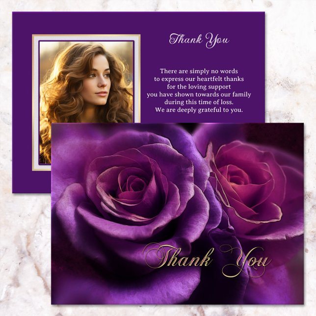 Cartão De Agradecimento Foto Memorial de Simpatia por Rosas Roxos (Photo sympathy Thank You card featuring an elegant purple rose with gold Thank You script text)