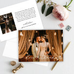 Cartão De Agradecimento Foto personalizada moderna de casamento personaliz<br><div class="desc">Casamento horizontal plano "Obrigados e amor", obrigado as cartas contêm textos modernos e mínimos com um sotaque cardíaco bonito. Personalize a frente com uma foto favorita da noiva e do noivo. A parte de trás contém uma segunda foto e um obrigado personalizado que você envia do casal noivo e noivo...</div>