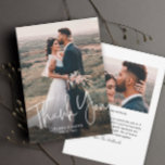 Cartão De Agradecimento Foto Simples de Casamento de Script Moderno<br><div class="desc">Um Cartões de agradecimentos de Foto Simples de Casamento de Script Moderno com cheio de fonte manuscrito sangrou foto de retrato na frente com nome e detalhes do casamento. O verso tem uma segunda foto com uma obrigado que você manda dos recém-casados. Clique no botão editar para personalizar este design....</div>