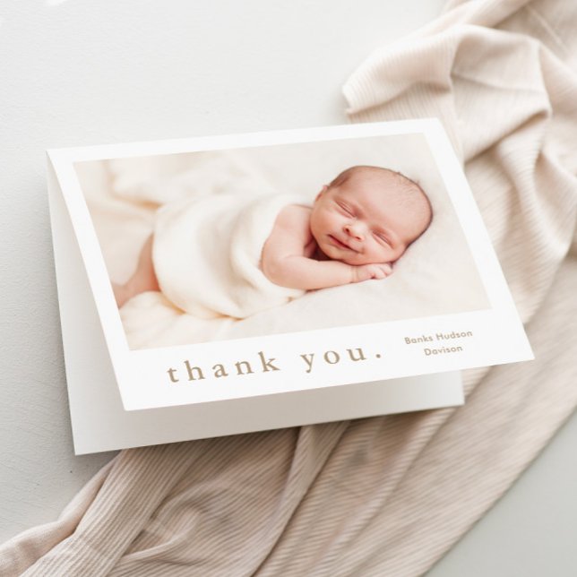 Cartão De Agradecimento Fotos Simples do Bebê (Simple typography gender neutral baby photo thank you card.)