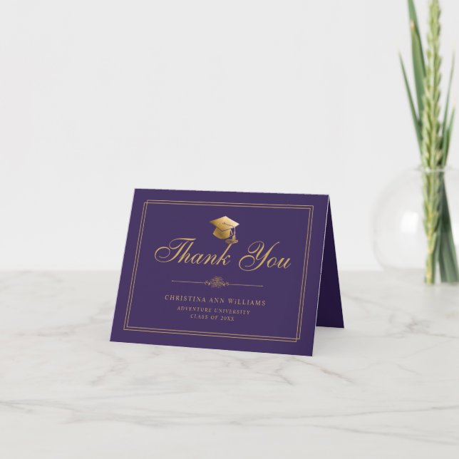 Cartão De Agradecimento Graduação do Boné de Script Dourado Roxo Elegante (Frente)