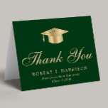 Cartão De Agradecimento Graduação Verde do Boné de Formando Dourado Elegan<br><div class="desc">Elegante cartões de agradecimentos de graduação verde apresentando um boné de formando de ouro,  "Obrigado" em um roteiro clássico,  e o nome do formando,  escola e ano de aula em uma simples tipografia moderna. No dentro,  crie a mensagem do obrigado personalizado ou deixe o vazio para uma nota manuscrita.</div>