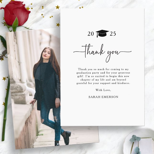 Cartão De Agradecimento Graduado Elegante (Elegant Graduate Photo Thank You Card by Painted Paperie
)