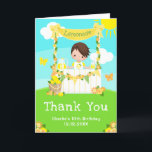 Cartão De Agradecimento Lemonade Stand Birthday Brown Hair Boy<br><div class="desc">Este cartões de agradecimentos bonito e caprichoso apresenta um filho de cabelo castanho com pele clara num suporte de limonada amarela que é decorado com flores e beliche. Ao fundo está um céu azul, sol e borboletas. O texto combina fontes decorativas e sans serif para um aspecto na moda e...</div>