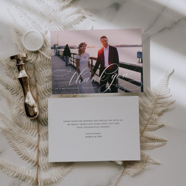 Cartão De Agradecimento letreiro de caligrafia elegante foto de casamento (Criador carregado)