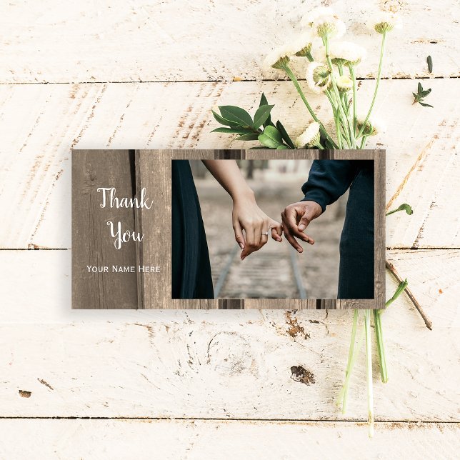 Cartão De Agradecimento Madeira Rústica Do Barão-Campo Obrigado (Say thanks after your rustic barn party wedding or shower with this charming thank you photocard.)