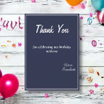 Cartão De Agradecimento Marinho chic mínimo primeiro aniversario branco de<br><div class="desc">Este elegante Cartões de agradecimentos de aniversário azul e branco é perfeito para um aniversário moderno. o simples design apresenta uma caligrafia branca elegante num fundo azul marinho.</div>