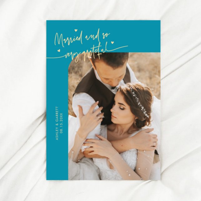 Cartão De Agradecimento Married and Grateful Wedding Photo Aqua Blue (Criador carregado)