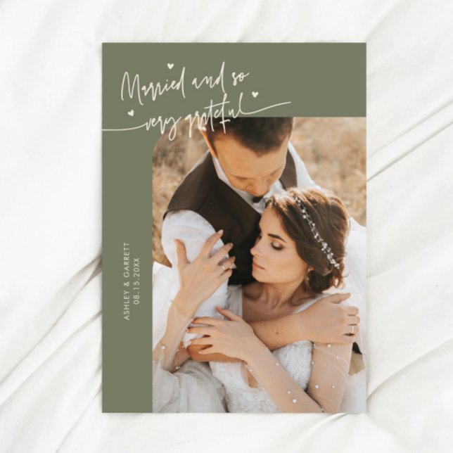 Cartão De Agradecimento Married and Grateful Wedding Photo Sage Green (Criador carregado)