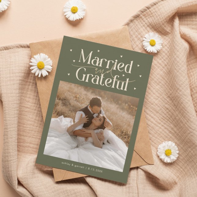 Cartão De Agradecimento Married & Grateful Wedding Photo Sage Green (Criador carregado)