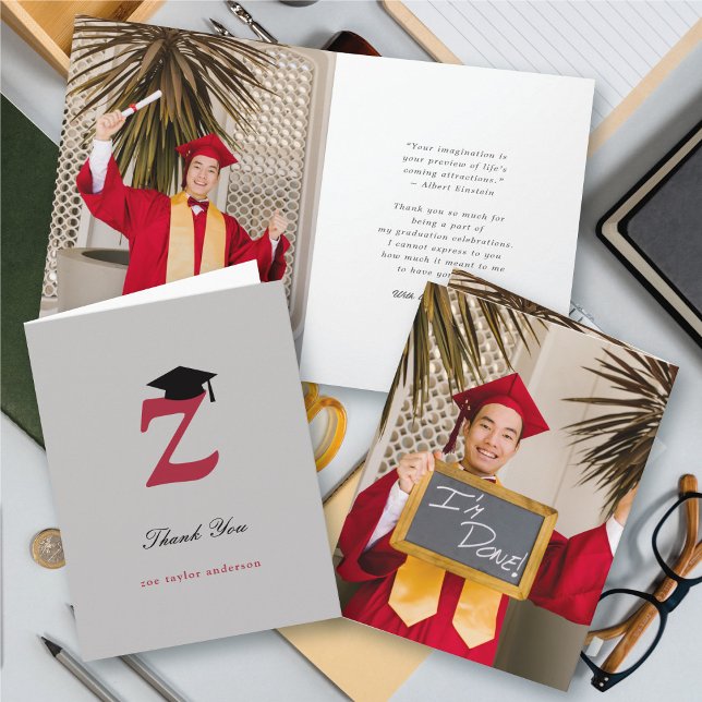 Cartão De Agradecimento Moderno de Fotografia do Boné de formatura Clássic (Classic Graduate's Monogram Z Graduation Cap Photo Modern Thank You Card @ zazzle.com/color_therapy)
