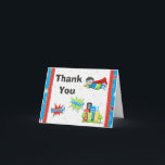 Cartão De Agradecimento Obrigado da festa de aniversário do super-herói<br><div class="desc">Chamando todos os super-herói. Comemore o aniversário de um miúdo especial com estes cartões de agradecimentos adoráveis que caracterizam um menino louro do super-herói que voa sobre uma cidade. Alguns elementos por www.nitwitcollections.com licenciam #41088. Personalize com seus detalhes da festa de aniversário.</div>