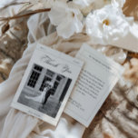 Cartão De Agradecimento Obrigado de Foto de Casamento Preto e Branco da El<br><div class="desc">Capitalize o estilo de sua gratidão com o Elegante Cartões de agradecimentos de Foto de Casamento Branco e Preto Vintage da coleção MIA. Este cartão clássico captura a beleza de seus momentos inesquecíveis, permitindo que você expresse seus obrigados em estilo. Personalize-o com uma querida foto de casamento, acrescentando um toque...</div>