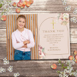 Cartão De Agradecimento Pampas Douradas, Rosa-Rosa, Grama, Primeira Comunh<br><div class="desc">Uma elegante foto floral rosa pampas pampas rosa pincelada primeiro cartões de agradecimentos de comunhão sagrado. Personalize com sua foto especial e obrigado a mensagem que você coloca em uma letra de ouro moderna na na moda. Projetado por Thisnotme©</div>