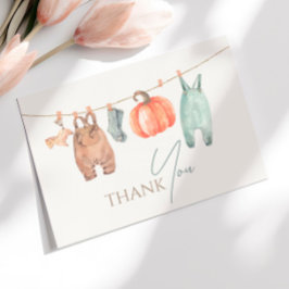 Cartão De Agradecimento Pequeno Chá de fraldas de Pumpkin Fall Clothes Boy