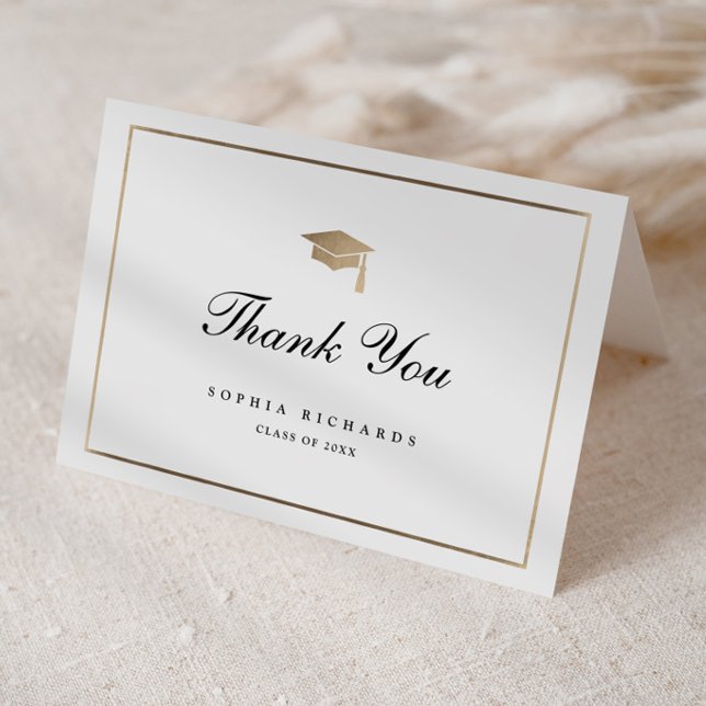 Cartão De Agradecimento Script Clássico  Formatura Preto e Dourado (Classic black and gold formal script graduation thank you card.)