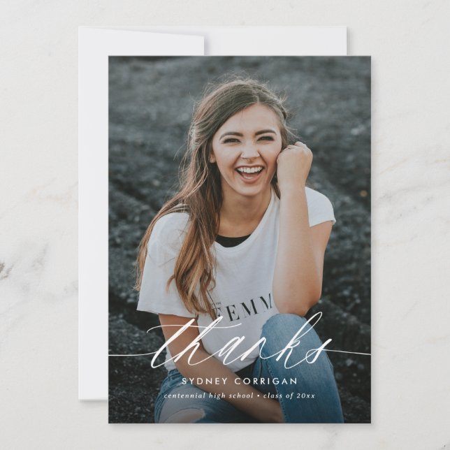 Cartão De Agradecimento Script de Caligrafia Simples com Dois Graduação de (Frente)