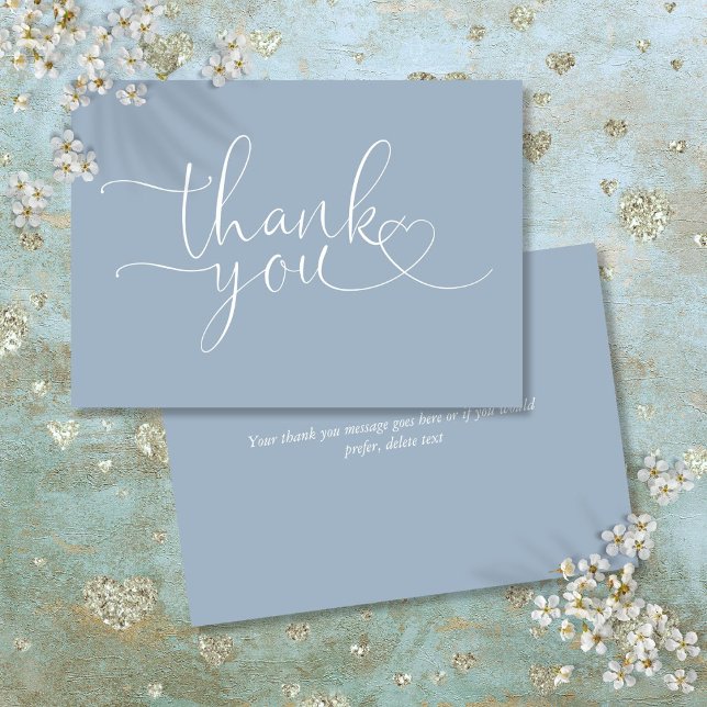 Cartão De Agradecimento Script de Coração Elegante Azul Dusty (Dusty Blue Elegant Heart Script Thank You Card)