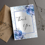 Cartão De Agradecimento Silver blue floral glitter elegant glamorous<br><div class="desc">Faux silver looking background,  decorated with light blue faux glitter,  sparkles and blue florals.On front large hand lettered script and the text: Thank You.
Back: Personalize and add your thank you note and name.</div>