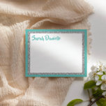 Cartão De Agradecimento Teal de luz brilhante e prata Obrigado Placa Flagr<br><div class="desc">Esta placa plana de tendência apresenta letras em negrito na frente com um aspecto em camadas em cintilação prateada e branca,  e um fundo de cor sólida. Adicione seu texto usando o formulário modelo. Altere a fonte,  o layout e as cores usando o recurso Personalizar.</div>