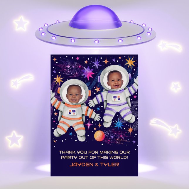 Cartão De Agradecimento Twins Primeira Viagem em Torno do Astronauta Solar (Twins First Trip Around the Sun Astronaut Photo Thank You Card)